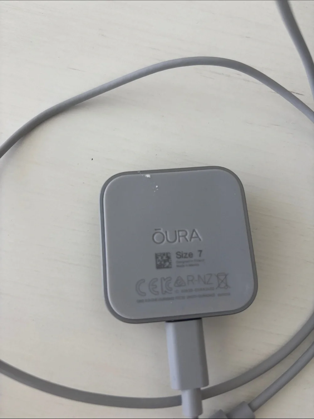 Oura Gen 4 Ring with Dock and Cable in Silver Size 7